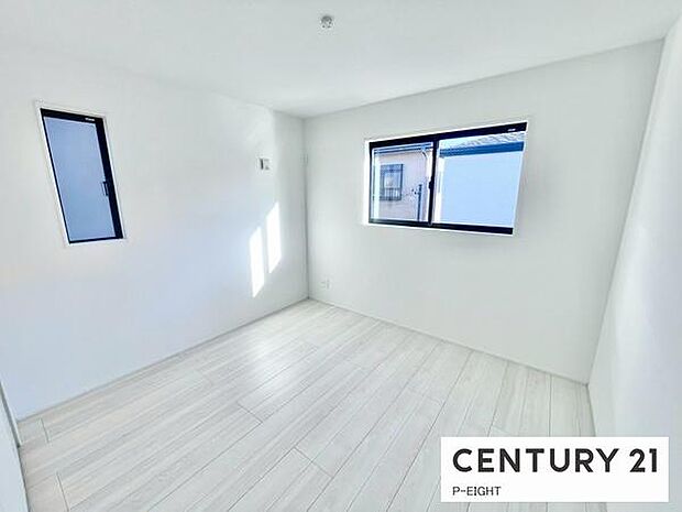 白を基調とした明るい部屋です！