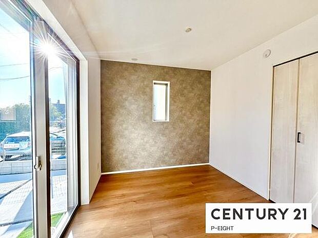 壁の色もアクセントとなりおしゃれな内装です!