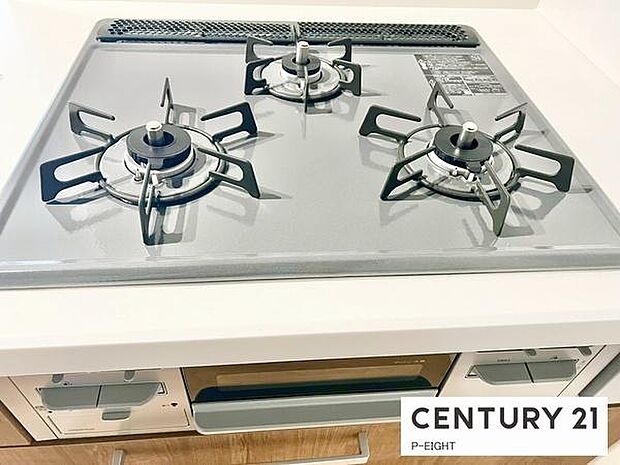 三口ガスコンロで料理もはかどりますね!グリルもあります!