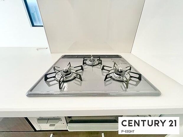 三口コンロで料理もはかどりますね！グリルもあります！