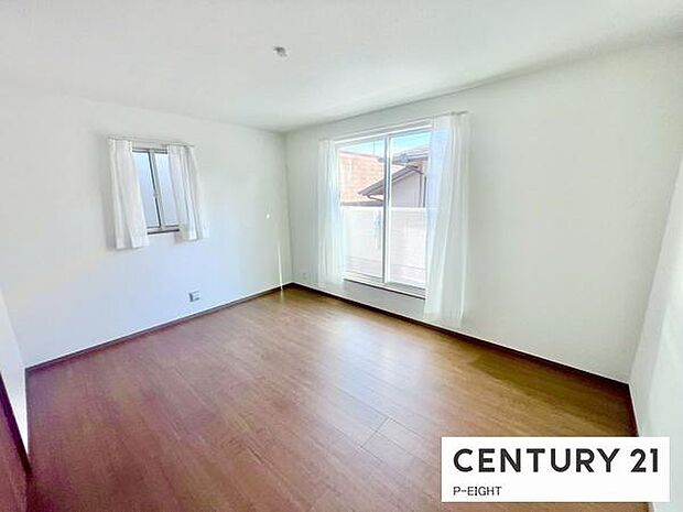 バルコニーに面している明るい部屋です！