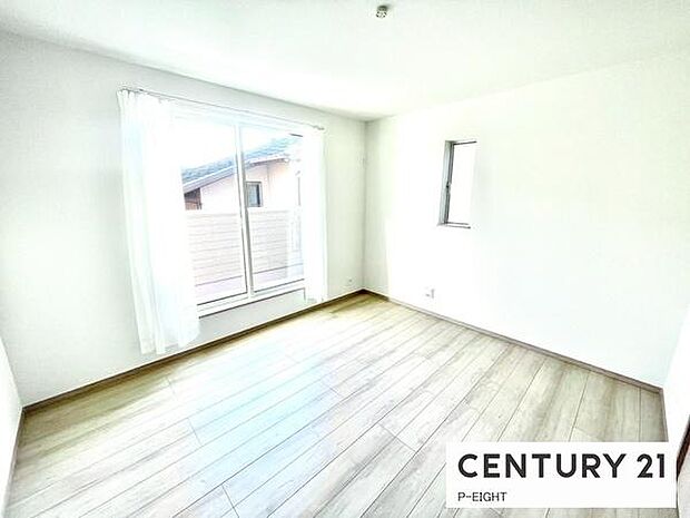 バルコニーに面している明るい部屋です!