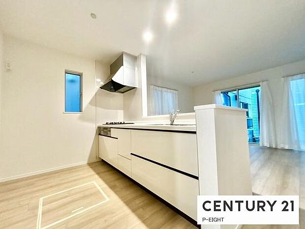 料理をしながらリビングを見渡せるつくりで、料理中も家族との会話がはずみます。