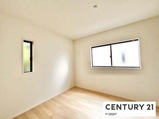 白を基調とした明るい部屋です!