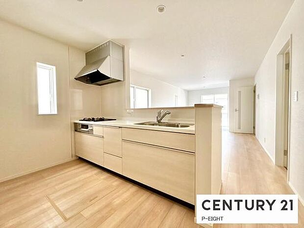 料理をしながらリビングを見渡せるつくりで、料理中も家族との会話がはずみます。