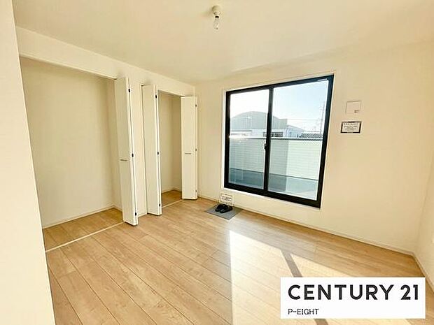 バルコニーに面している明るい部屋です!