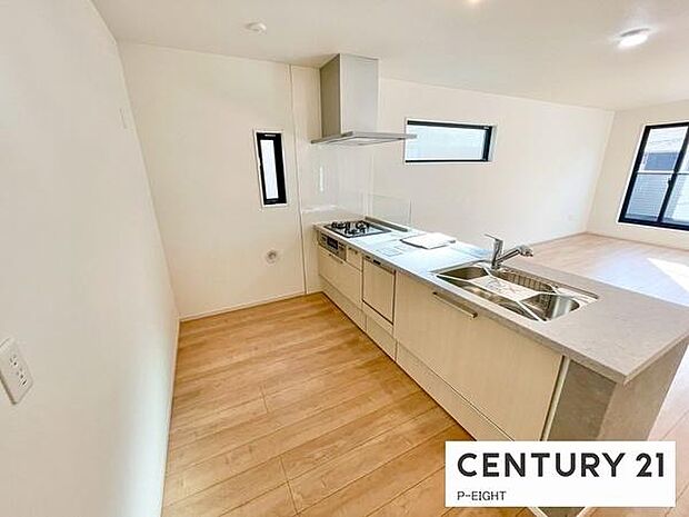 料理をしながらリビングを見渡せるつくりで、料理中も家族との会話がはずみます。