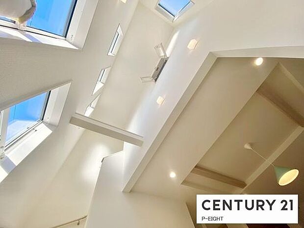 太陽光を取り込み、室内を明るくしてくれます！