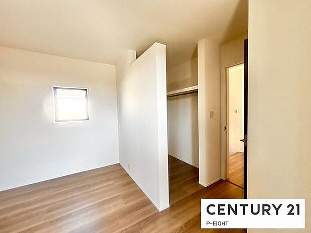 ウォークインクローゼットでたくさん収納できます!