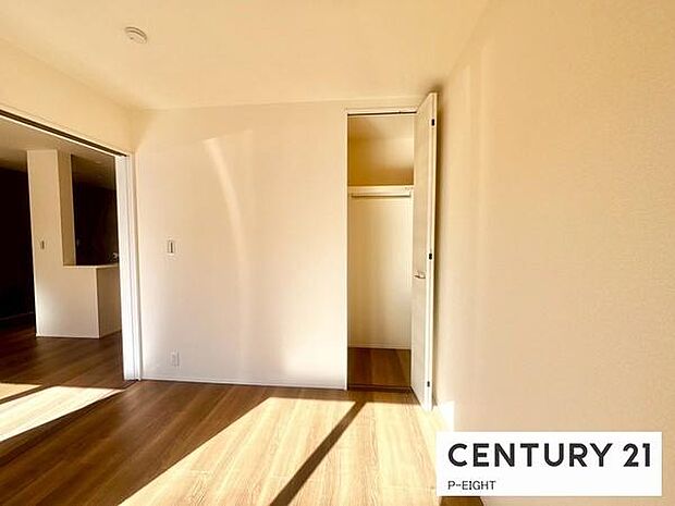 リビングに便利な収納スペースあり!