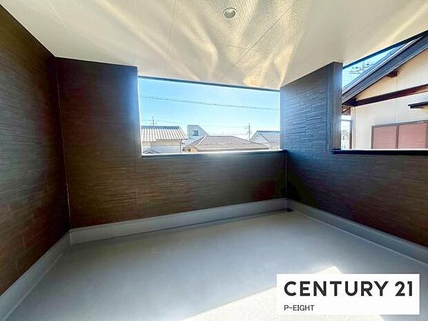 洗濯物は日当たりの良いバルコニーへ!