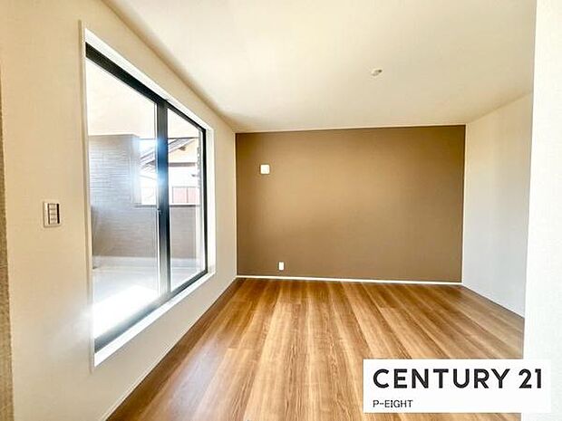 バルコニーに面している明るい部屋です！