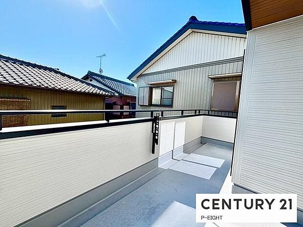 洗濯物は日当たりの良いバルコニーへ!