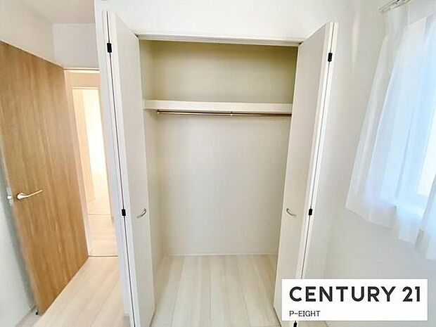 クローゼットで楽々収納！