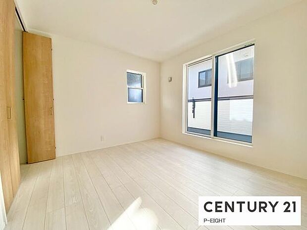 バルコニーに面している洋室です!