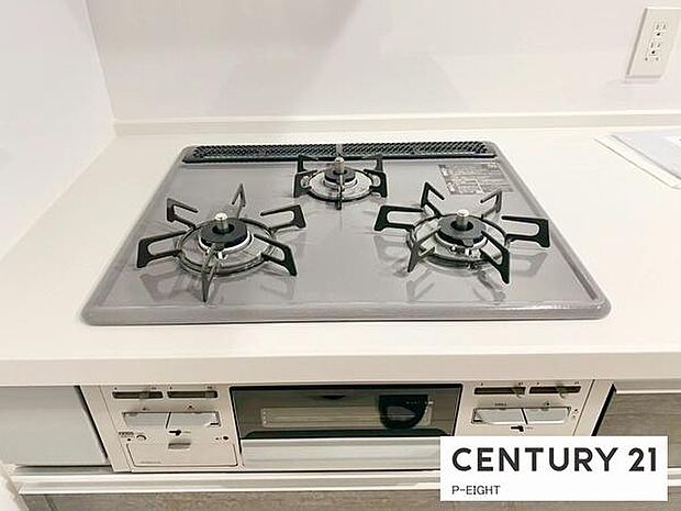 三口ガスコンロで料理もはかどりますね！グリルもあります！