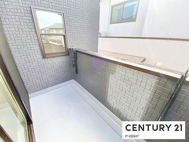 洗濯物は日当たりの良いバルコニーへ！