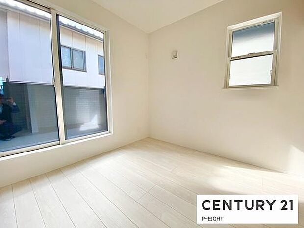 バルコニーに面している明るい部屋です！