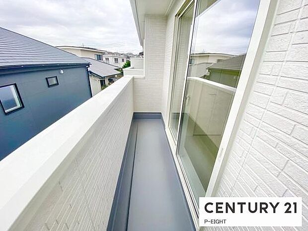 洗濯物は日当たりの良いバルコニーへ!