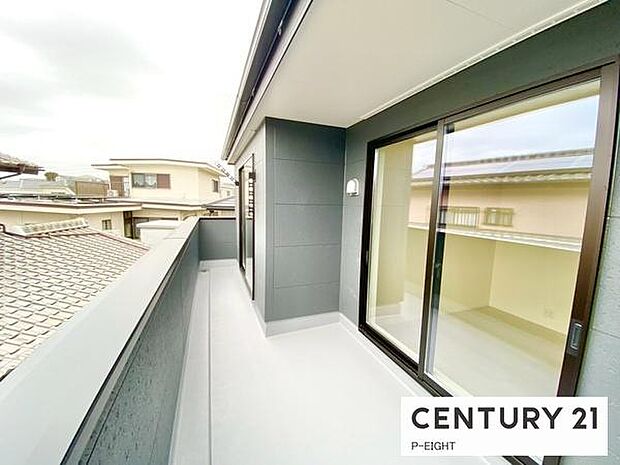 洗濯物は日当たりの良いバルコニーへ！