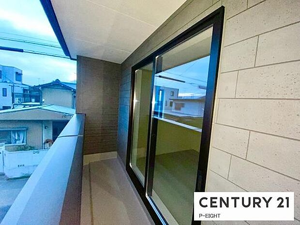 洗濯物は日当たりの良いバルコニーへ!