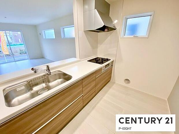 料理をしながらリビングを見渡せるつくりで、料理中も家族との会話がはずみます。