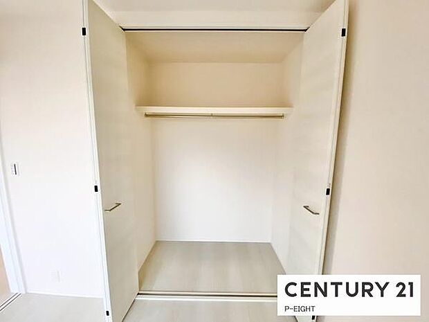 クローゼットで楽々収納！