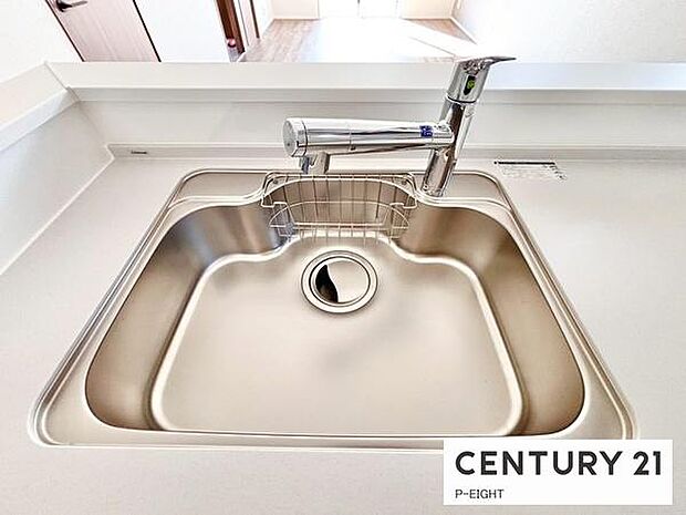 浄水器内蔵型のため、キッチン回りもスリムな印象です!