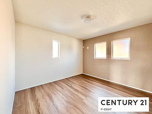 壁の色もアクセントとなりおしゃれな内装です！