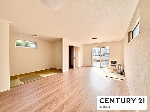 柔らかな日差しが差し込むリビングです。