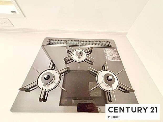 三口ガスコンロで料理もはかどりますね！グリルもあります！