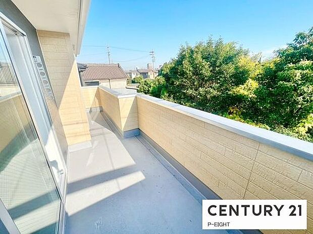 洗濯物は日当たりの良いバルコニーへ!