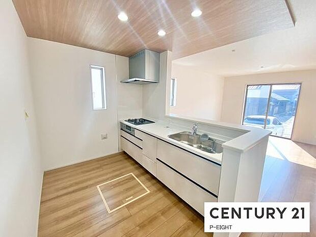 料理をしながらリビングを見渡せるつくりで、料理中も家族との会話がはずみます。