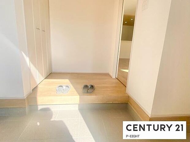 広々とした玄関で来客を受け入れます！