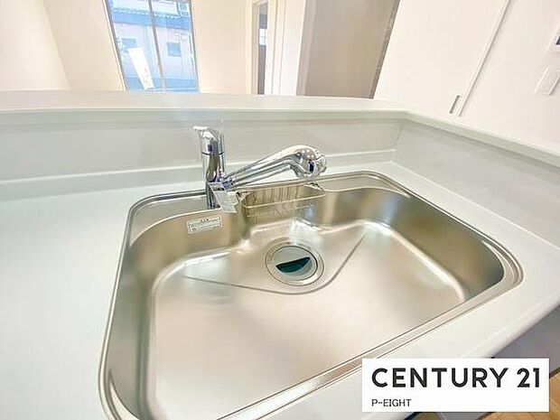 浄水器内蔵型のため、キッチン回りもスリムな印象です！