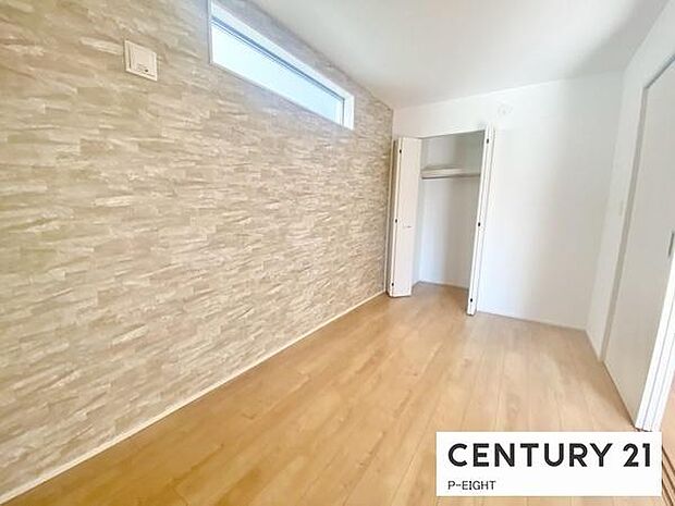 壁の色もアクセントとなりおしゃれな内装です！