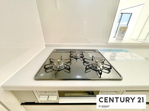 三口コンロで料理もはかどりますね!グリルもあります!