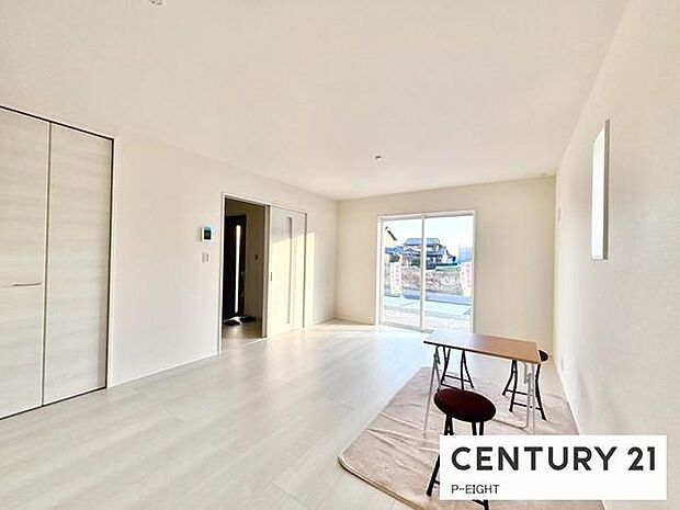 柔らかな日差しが差し込むリビングです。