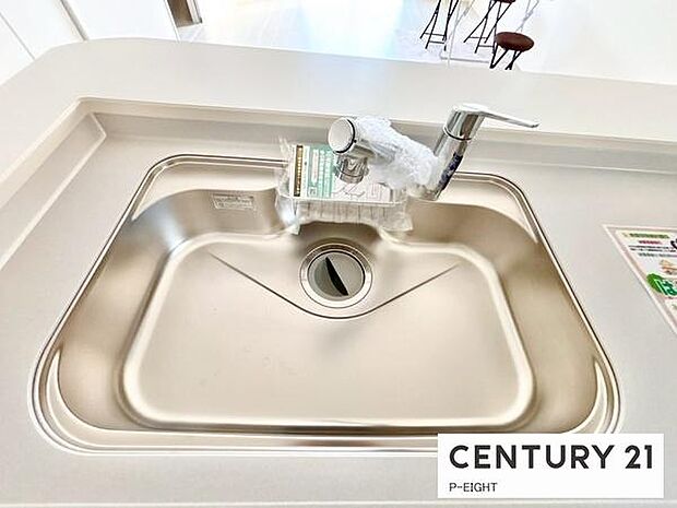 浄水器内蔵型のため、キッチン回りもスリムな印象です！