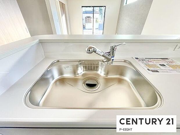 浄水器内蔵型のため、キッチン回りもスリムな印象です!