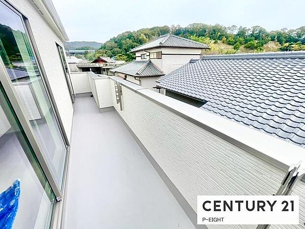 洗濯物は日当たりの良いバルコニーへ!