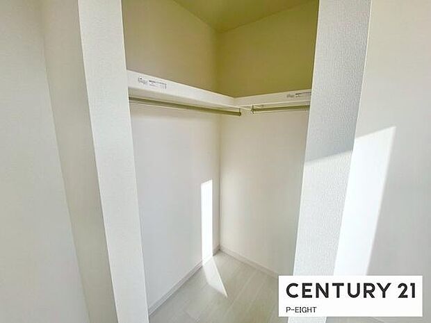 ウォークインクローゼットで楽々収納!