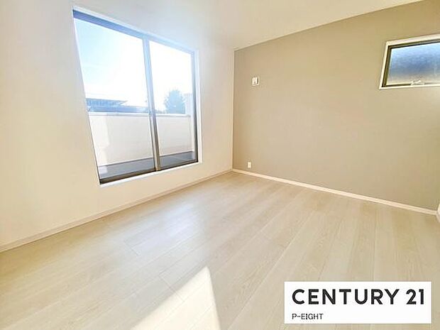 壁の色もアクセントとなりおしゃれな内装です!