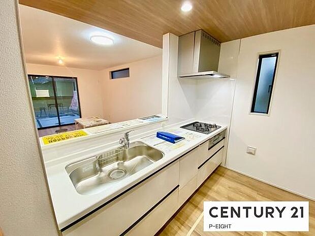 料理をしながらリビングを見渡せるつくりで、料理中も家族との会話がはずみます。