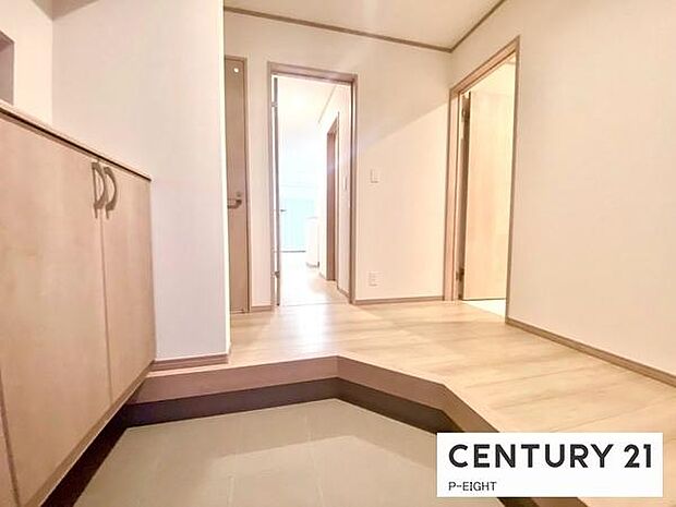 広々とした玄関で来客を受け入れます！