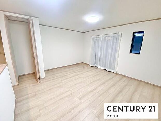 家族の笑い声が聞こえてきそうな、暖かい空間になっています。