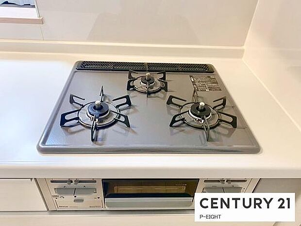 三口ガスコンロで料理もはかどりますね！グリルもあります！