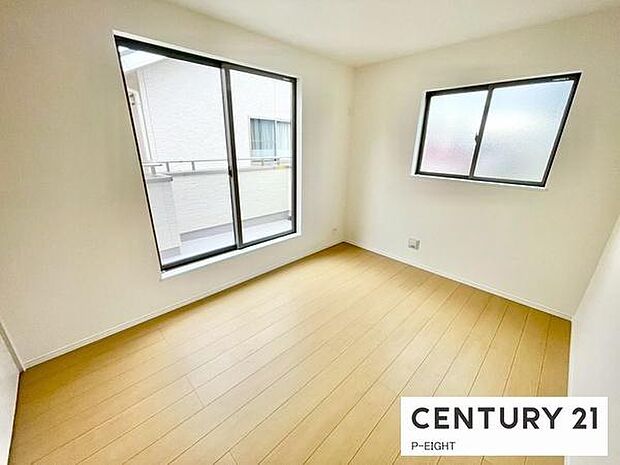 白を基調とした明るい部屋です！