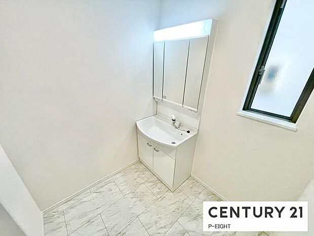 明るい洗面台で、毎日の身支度を！