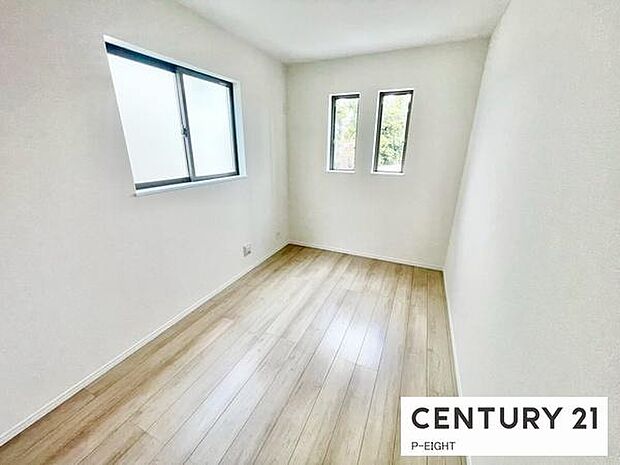 白を基調とした明るい部屋です！